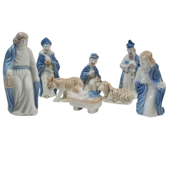 Vintage 1980 Hand-Painted Ceramic Christmas Nativity Scene 8 Figurines Blue Tan - Picture 1 of 11